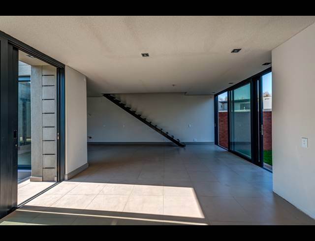 4 BEDROOM CLUSTER TO LET IN WATERKLOOF RIDGE